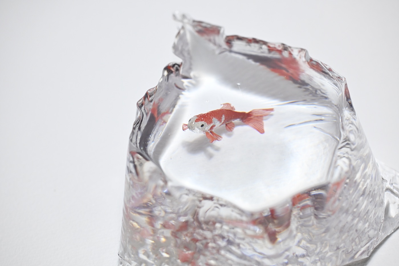 鋳金で制作した金魚の作品「紅白銀和金」