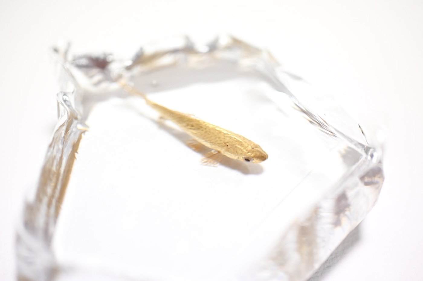 鋳金で制作した金魚の作品「黄色和金」